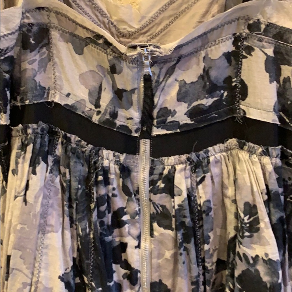 Dress - Picture 5 of 8